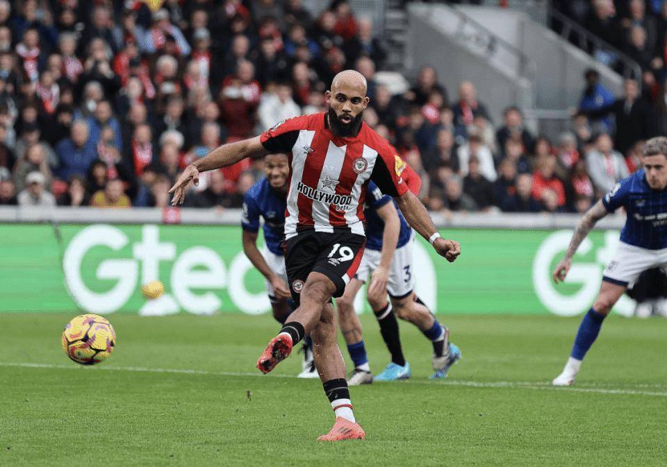 包含曼联不断突破！，詹姆斯连续三场比赛得分超过战术调整比赛高潮迭起的词条